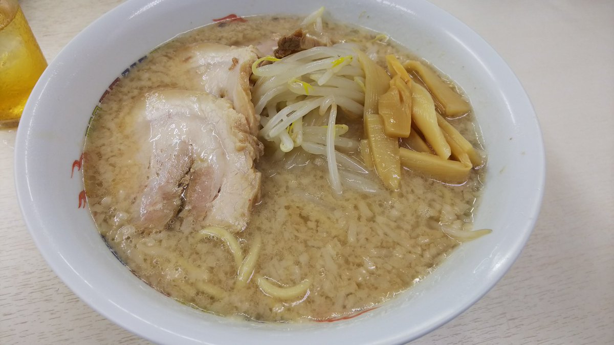 ぜんよー ホープ軒 古川橋店 ラーメン705円 アブラ多め 健康上の理由で 久々のらーめん 背脂チャッチャ系です ホープ軒らしい味で 背脂含め堪能 少し柔目な麺もこの系統には良いんですね 取り放題のネギも爆入して堪能しました 今度本店に伺いたいな ぜんよー ホープ軒 古川橋店 ラーメン705円 アブラ多め 健康上の理由で 久々のらーめん 背脂チャッチャ系です ホープ軒らしい味で 背脂含め堪能 少し柔目な麺もこの系統には良いんですね 取り放題のネギも爆入して堪能しました 今度本店に伺いたいな