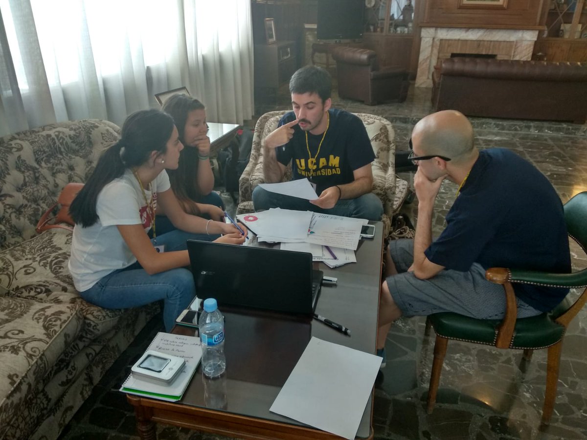 UCAM_Periodismo's tweet photo. Nuestros estudiantes abordan la cobertura de todos los aspectos de esta crisis desde el rigor y la profesionalidad #Cartago18 https://t.co/vum1D8Wu24