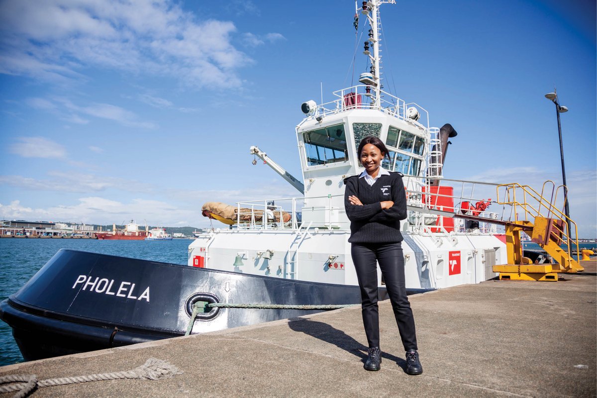 VukuzenzeleNews's tweet photo. Read about the interesting job that Lindile Mdletshe (30) has as a tugmaster at Transnet. She commands the powerful boats that are used to assist ship movements in the Port of Durban @follow_transnet #ThumaMina #YouthMonth #tugmaster
https://t.co/WEy4gMfFjS https://t.co/prnXQNv5WN