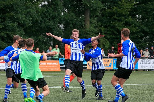 #fotos van de promotiewedstrijd tussen <a href="/BRKHZ/">S.V. Braakhuizen</a> en <a href="/vvbladella/">Bladella</a> (0-2):
trompettercup.com/2018/06/18/fot…
<a href="/Trompettercup/">Trompettercup</a>