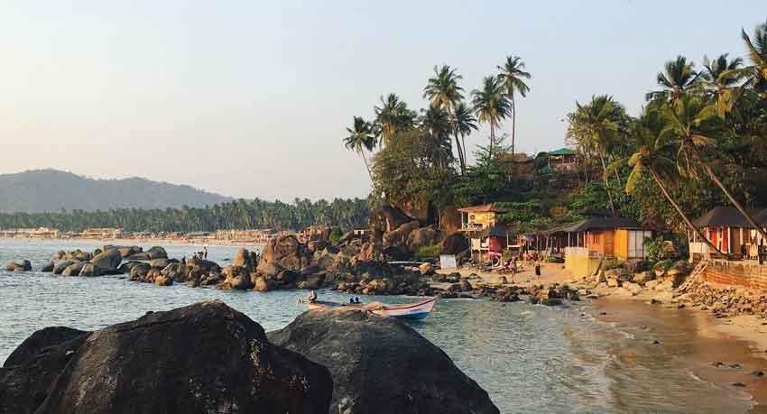 PlanetGoaTweets's tweet photo. The beach is a precious stretch of a C-curve with lots of gentle giant rocks strewn in the sea. 
https://t.co/R9QtmVlPM9 
#beachesingoa #southgoabeach #ColombBay #beachlovers #planetgoa #famousbeach #travellers #beachholiday https://t.co/GuSiif3vDV