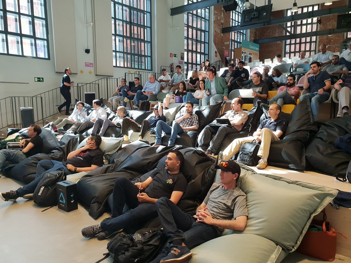 oarsisxr's tweet photo. Last Friday, we had the pleasure to co-host an HTC VIVE X event! Thanks to everyone for coming! And a special thank you to Dave Haynes and Antonio Tallon from HTC VIVE for trusting us in helping them organize this event! Networking, eating, and playing virtual reality! So fun! https://t.co/xgrYGOnm7d