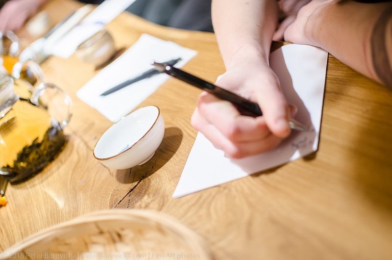 TeaByPeter's tweet photo. Tea tasting session of rare archive oolong tea with Czech tea guru Jiri Melzer at cozy Meetea tea room, Prague.🍵👌📸 #tea #teatasting #teadegustation #Prague #reportage #cuisine #oolong #China #teaphotos #Melzer #JiriMelzer #Taiwan #Europe #photooftheday #beinthenow #TeaByPeter https://t.co/hjimqxiw9s