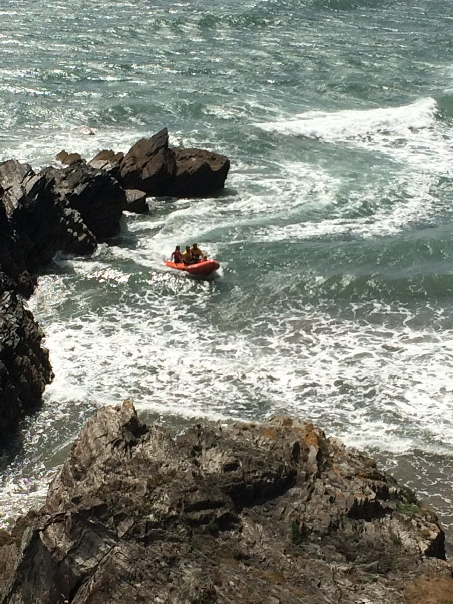 These impressively-bearded <a href="/RNLI/">RNLI</a>  lifeguards rescued three women cut off by the tide near Whitsand Bay last week - good job!

bbc.co.uk/news/england/c…