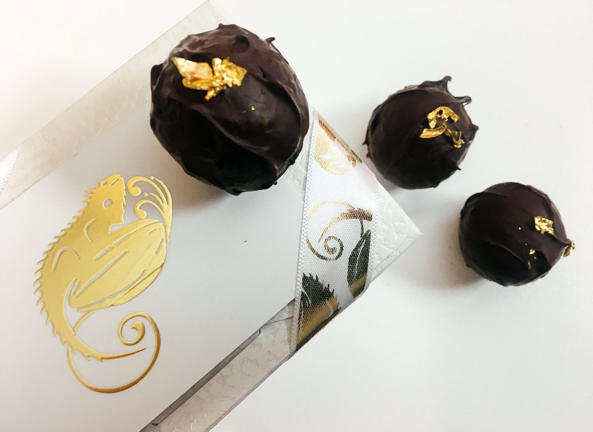 WEDDING CELEBRATION - VICKI &amp; JORGE
limited edition single estate truffles handcrafted from 100% <a href="/ChocolateIguana/">La Iguana Chocolate</a> cocoa beans and chocolate in Costa Rica. ORGANIC - RARE - DIRECT TRADE. Shop.jkfinechocolates.co.uk - #rarechocolate #singleestate #directtrade #24ctgold #costarica