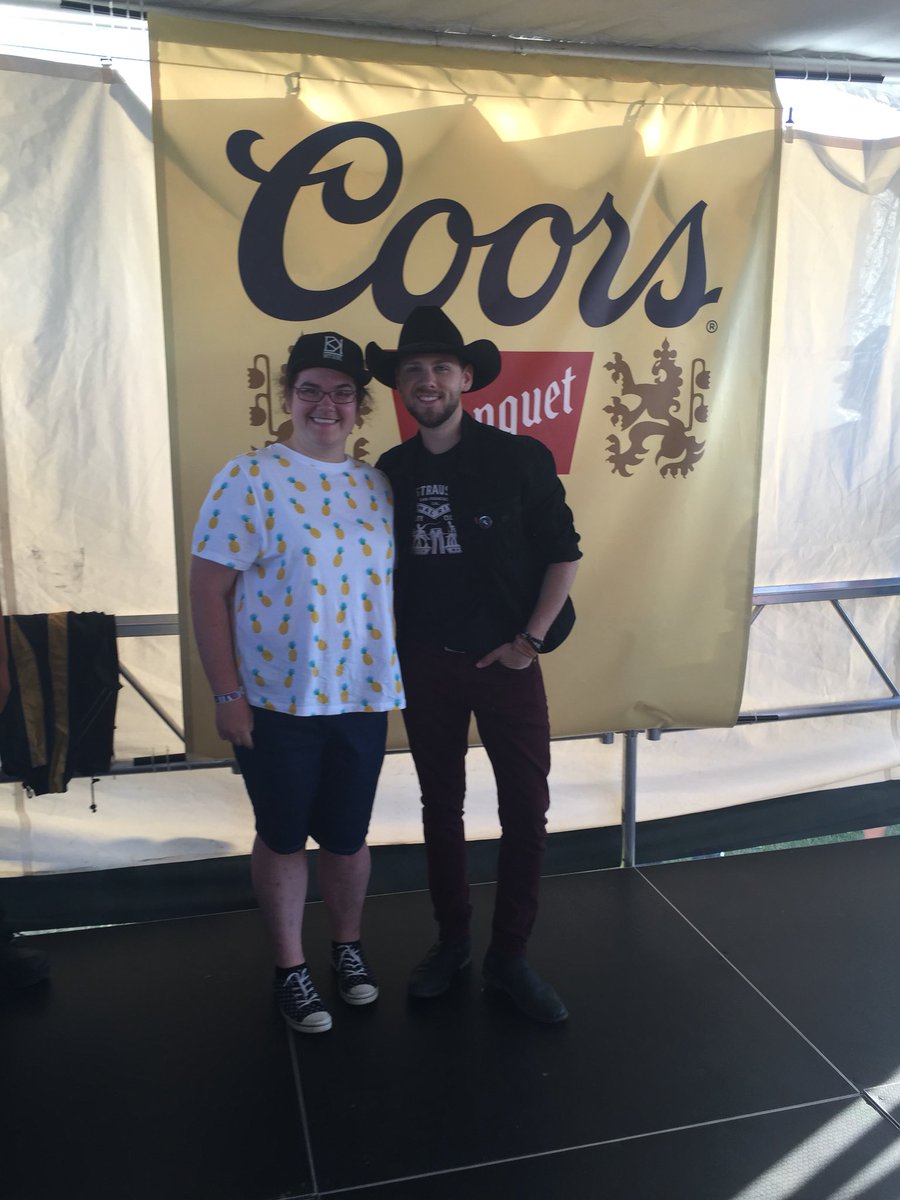 CaroliGiGi's tweet photo. Some memories from last night at the @FestCountryLotb !!!! What a perfect night !!!! Meets that I will never forget !!!! And great great performances by everybody that I saw !!!!! @BrettKissel @EricEthridge @MatthsLang #fcl2018 #QuebecCountryFans https://t.co/5CV2YKX1Wh