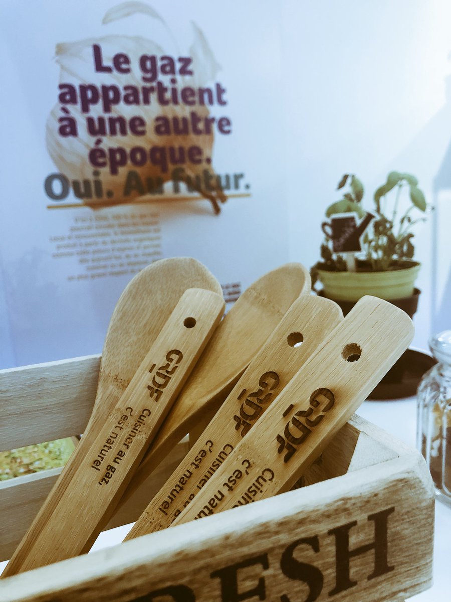 JuliaMilesi's tweet photo. Cuisiner autrement 🍌🥦 grâce au #biométhane dans le plus grand respect de la planète 🌍 au @Sirha_Green stand @GRDF 4D12 #cerclevertueux https://t.co/wjTw0IQqF0