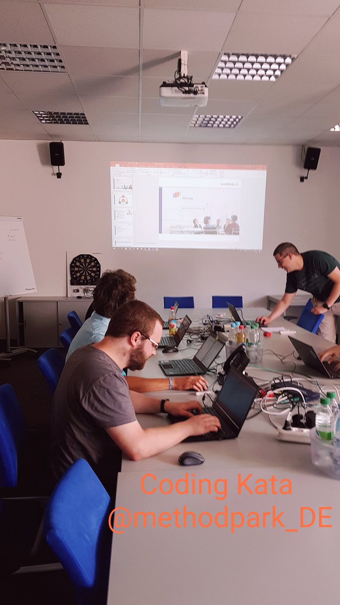 ULSolutionsSIS's tweet image. Bei uns @methodpark_DE findet just in diesem Augenblicke ein #tdd #CodingKata mit @xuisul @ZahoOnIT @HendrikDahmke @andreas_e_kurz statt... #lovemyjob #mp_rocks