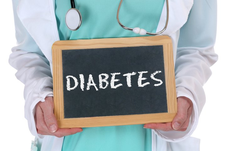 cuidarcorazon's tweet photo. Más del 80% de los pacientes diabéticos de tipo 2 sufren en el transcurso de la enfermedad problemas vasculares. Te hablamos de la relación entre diabetes y corazón: https://t.co/dbMQDg4eES https://t.co/f1AF9MVYuD