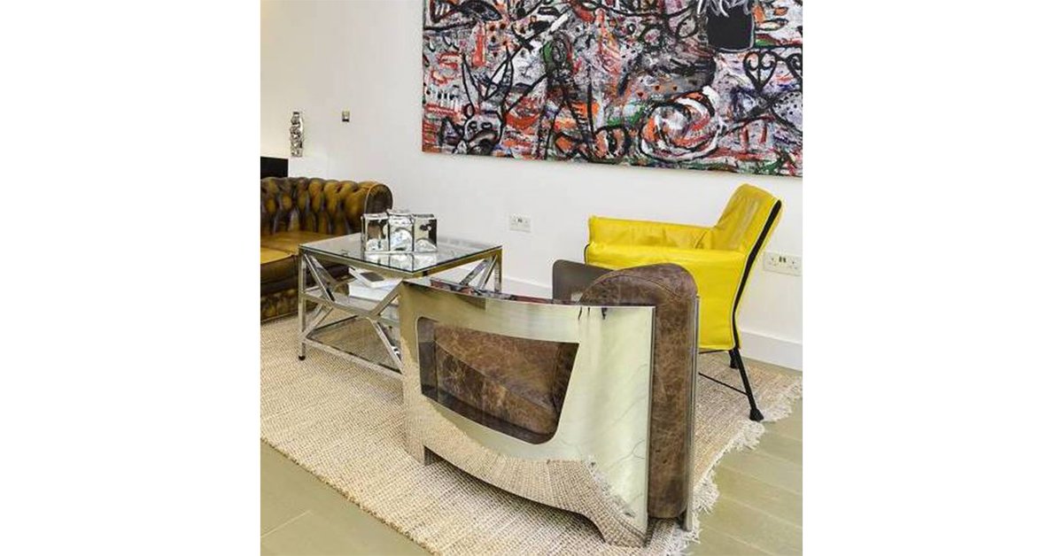 ‘Chrome, leather and abstract painting’
Living Room. #chrome #leather #livingroom #interiorfabrics #interiordesign #interiormaterials #eclecticdesign #eclecticinteriors #textures #interiortextures #eclectictextures #homeinteriors #simonmillerinteriors #simonmillerarchitects