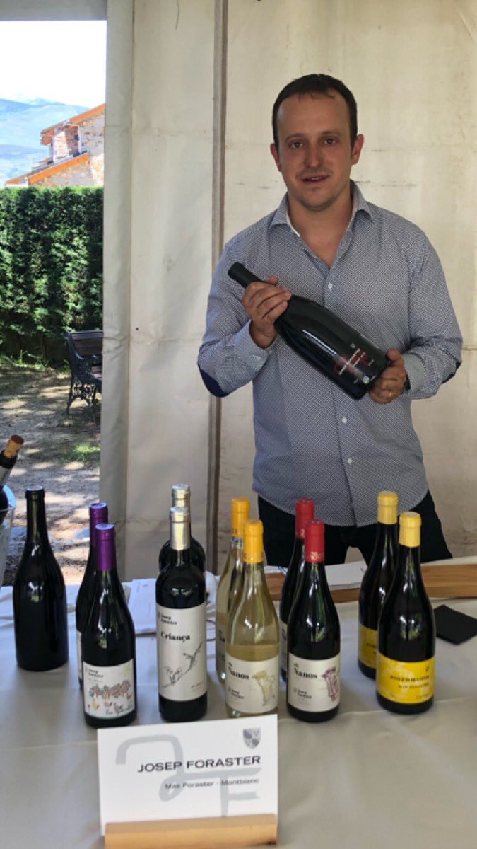 JosepForaster's tweet photo. Gaudint de la Fira de #elgoumetcerda a #Alp amb els vins de #josepforaster @vilaviniteca @DOConcaBarbera https://t.co/WYuhawuBfm