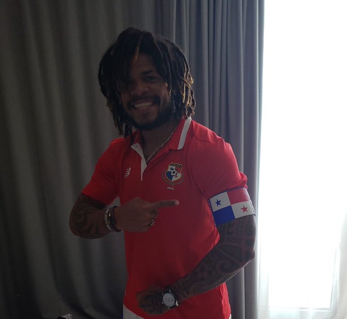 View image on Twitter