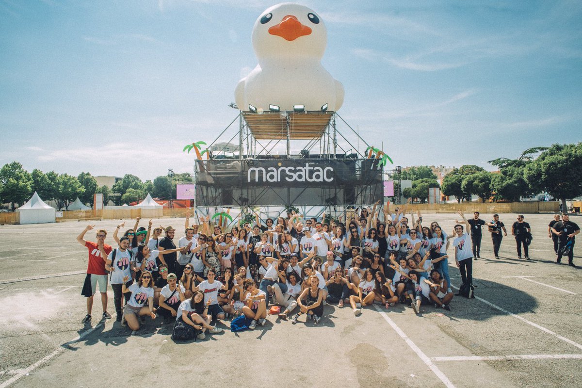 Marsatac's tweet image. 🌴 MERCI 🌴

Vous étiez plus de 35 000 festivaliers. 
Vous étiez également 350 bénévoles.
Vous étiez aussi 300 journalistes.
Sans oublier les 31 artistes qui ont tout donné sur scène.
Nous étions un, tous ensemble.

Rendez-vous à #Marsatac🍦les 14,15 et 16 juin 2019
