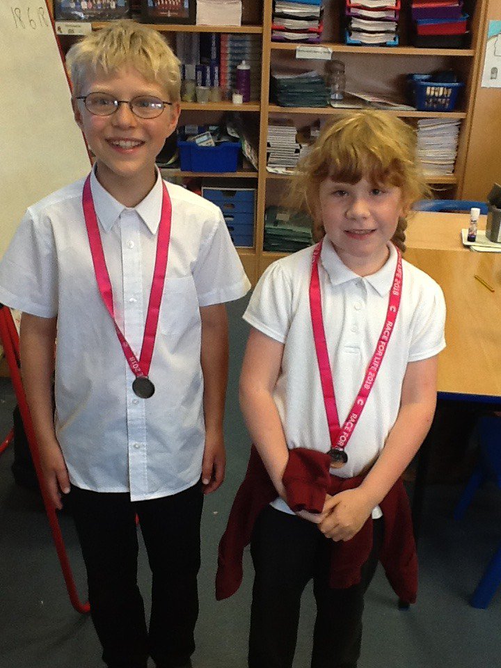 MundellaMonkeys's tweet photo. We are so proud of our monkeys, Lawrie and Erin, who took part in the Race for Life at the weekend. Together they raised almost £200!! You're amazing!! Well done! https://t.co/l1jEeAp8i2