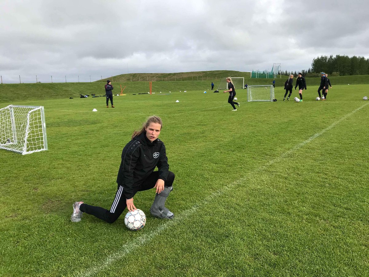 selfossmflpepsi's tweet photo. Loksins leikur hjá stelpunum, á morgunn á móti KA/Þór kl 18:00. 

ALLIR Á VÖLLINN og #aframselfoss https://t.co/StQOnINNXE