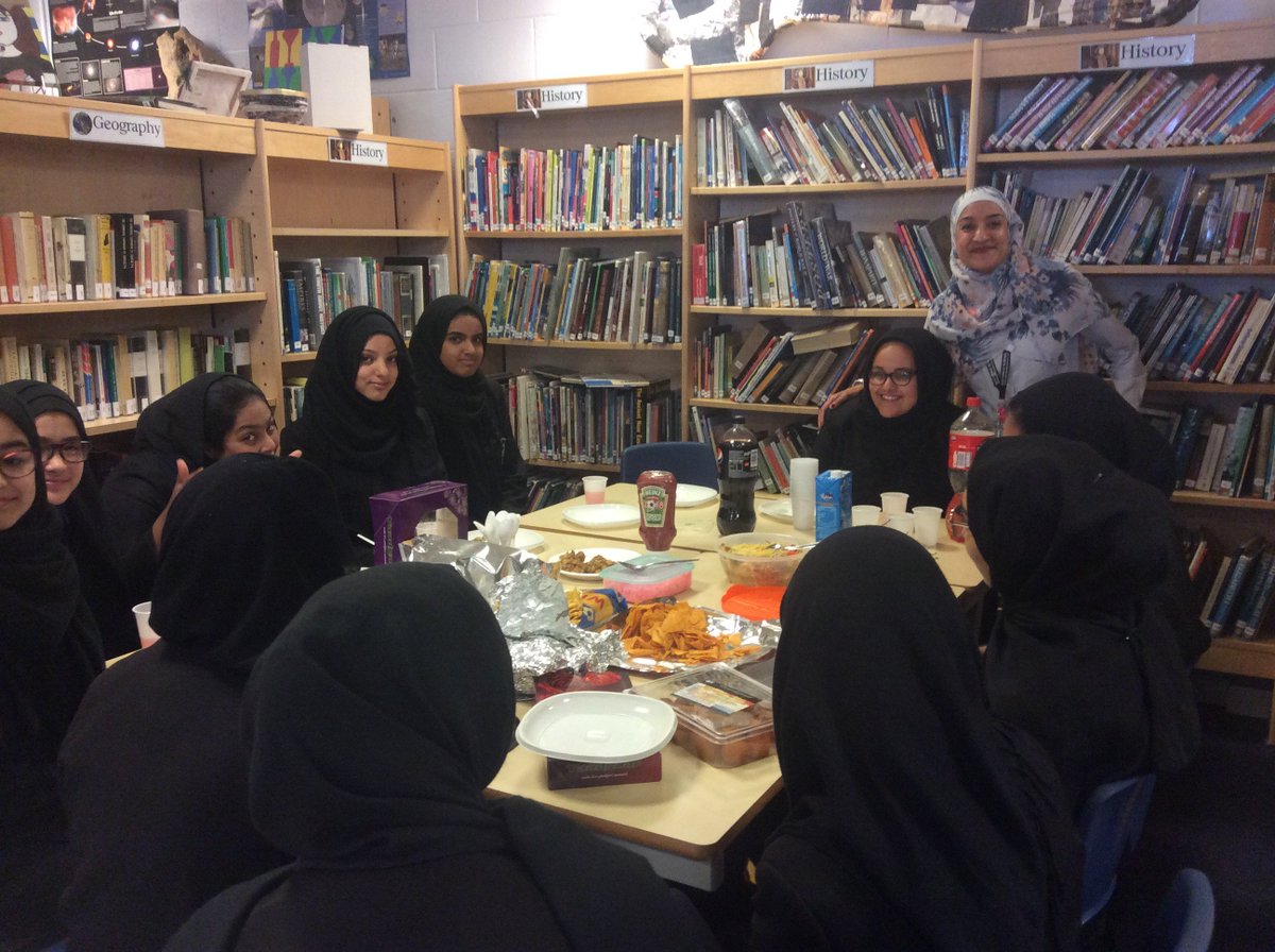 Naz_iaa's tweet photo. Eid celebrations in the LRC #celebration #confidenceclass https://t.co/3qsfPiJCY0