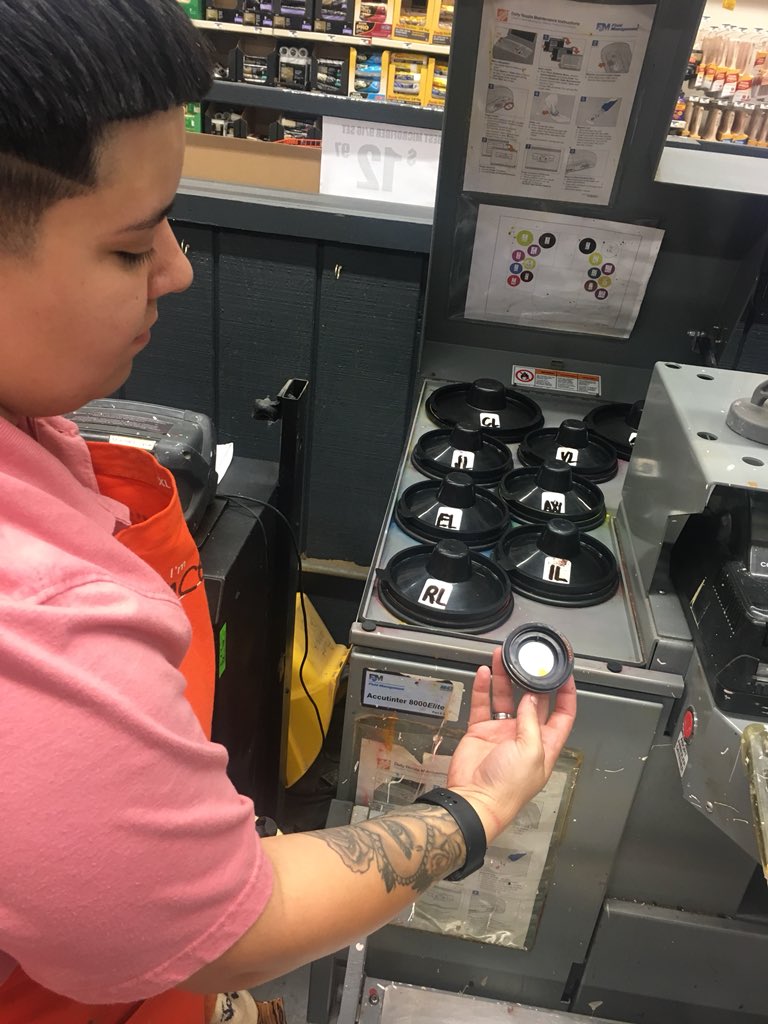 alfredboss3's tweet photo. I want to thank Jocelin for executing great daily routines. She is creating share holder value. No OOPS paint! @AkinsMel @triple555hd @KhariHeru https://t.co/mV8GMs82Jd