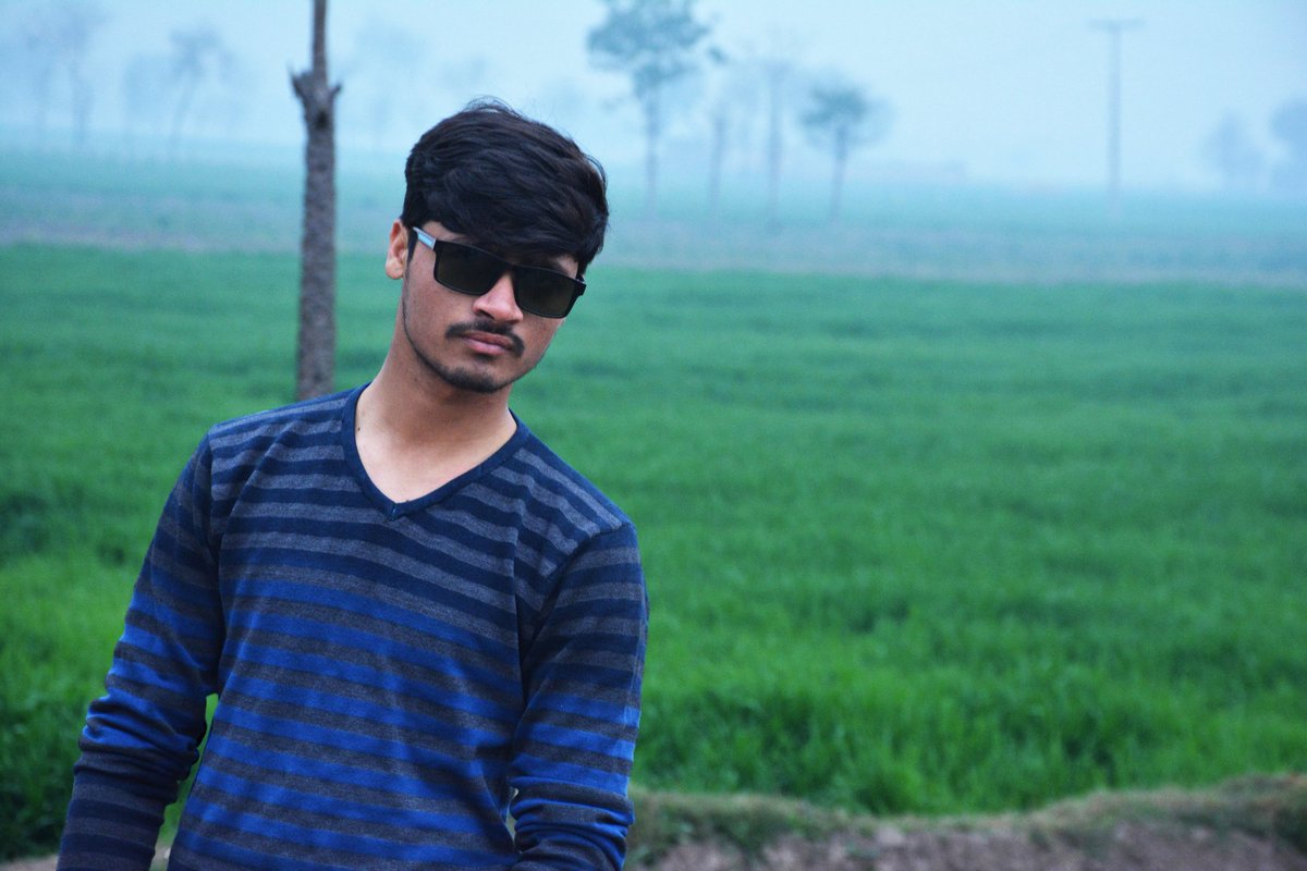 hananbhatti420's tweet photo. 24/7 مُنڈے کرن مینوں بور
میرا سٹائل کرن کاپی مُنڈے اینے چور
#Bhai_LoG...
#Bhai_LoG ia most stollen dialogue in Pakpattan....
#Admit_it.... https://t.co/41WGGaJla6
