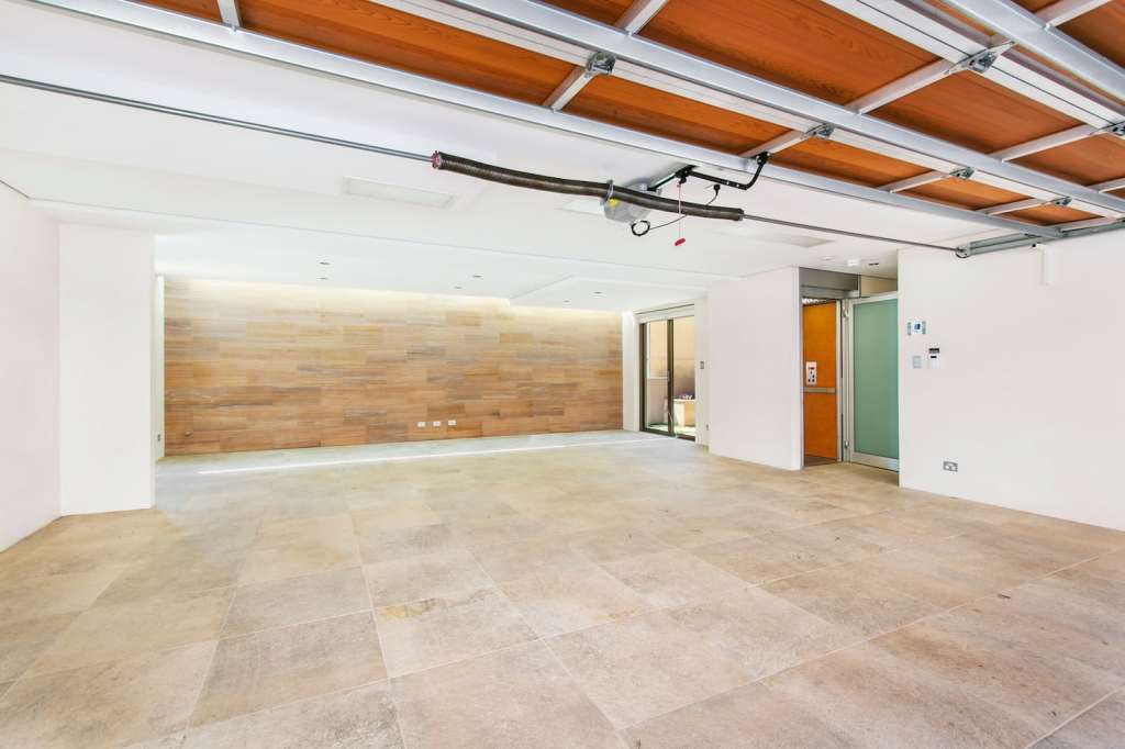 3 Choices for Garage Flooring markhamgaragedoors.com/3-choices-for-…