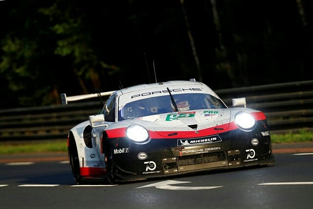 PruebautoSport's tweet photo. Los #Porsche911RSR #91 #92 copan las @24hoursoflemans #lemans24 de la @FIAWEC #ElCerdoRosa #Rothmans @Porsche #Porsche @Porsche_argentina @PorscheArg #Sportscartogether @Porsche_Team ganan en las #categorias #GTEPro y #GTEAm en https://t.co/6Hy3ZA4UKB https://t.co/gn2kAx8CJq