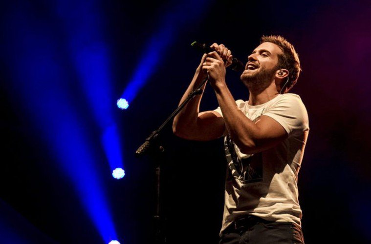 AlboranTeam's tweet photo. #Noticia El próximo 22 de junio tenemos una cita junto a Pablo Alborán en el Coliseo de A Coruña, en su única cita en Galicia, para presentar su nuevo álbum “Prometo”. Nuevas fechas cerradas para su nueva gira https://t.co/ARQxQI8NXc vía @100x100musicaes https://t.co/4x7fsBexeE