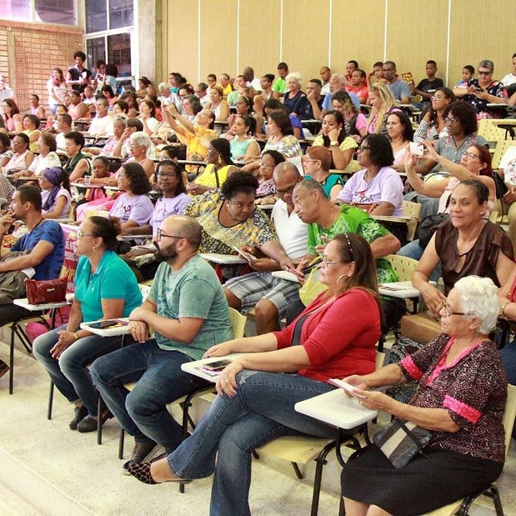 aladilce's tweet image. Registro do público da plenária do nosso mandato que aconteceu no último sábado (18).  Obrigada a todos e todas que comparecerem e manifestaram apoio à nossa pré-candidatura a deputada estadual. Seguimos juntas e juntos! #MulherNoPoder