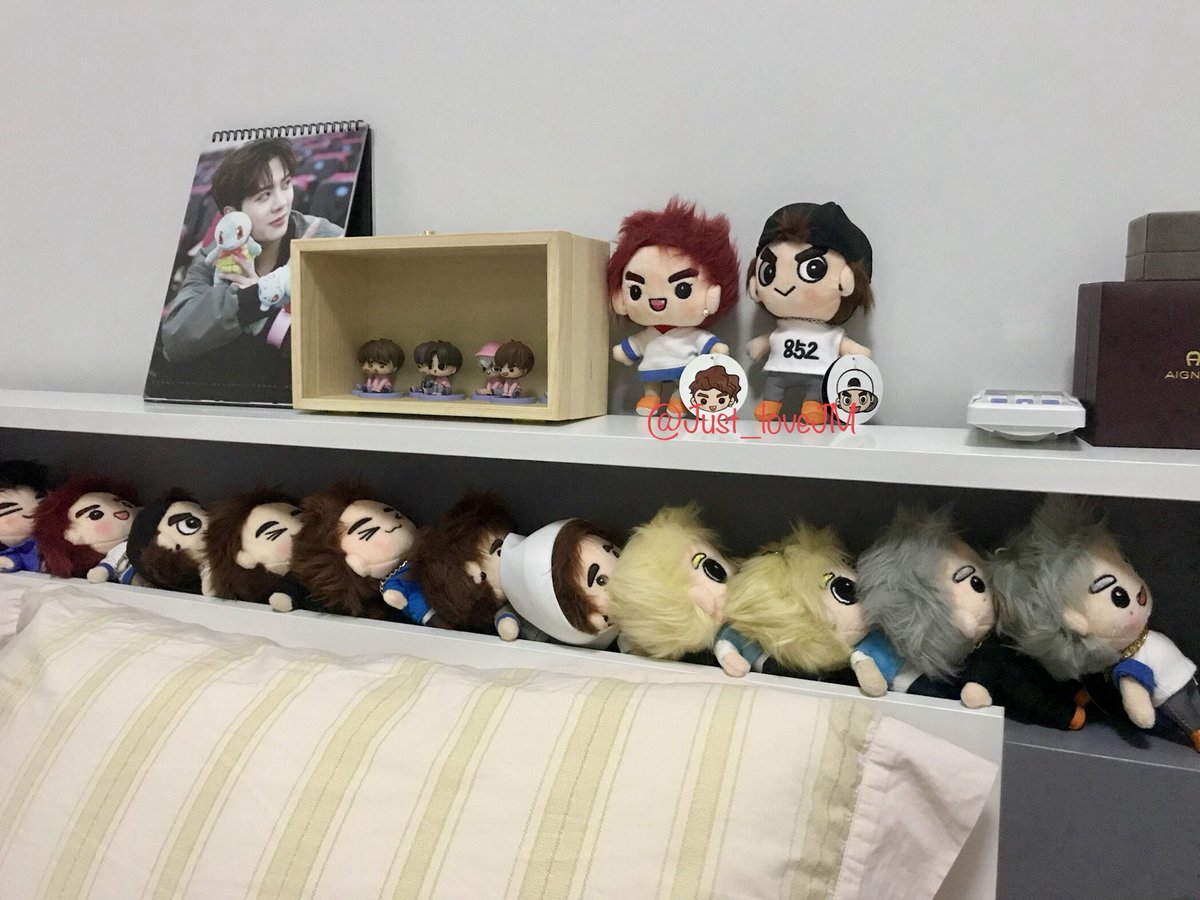 COOKIES_J_'s tweet photo. แม่ถามว่าถ้ากลางคืนน้องลุกมาเดินทำไง😂😂😂 ขอหวยเลยแม่ เอาเลขเป๊ะๆ จะได้เอาตังค์ไปเปย์เด็กต่อ555 ปล.เพิ่งเห็นพี่บีตกขอบไปตัวนึงฮับ😢 #Got7 #ชัคกี้ #ชัคกี้Got7 #FigureGot7 #FigureFly #เล่นกับกัซ #BuPreciousThings https://t.co/RrFb5tTVDY