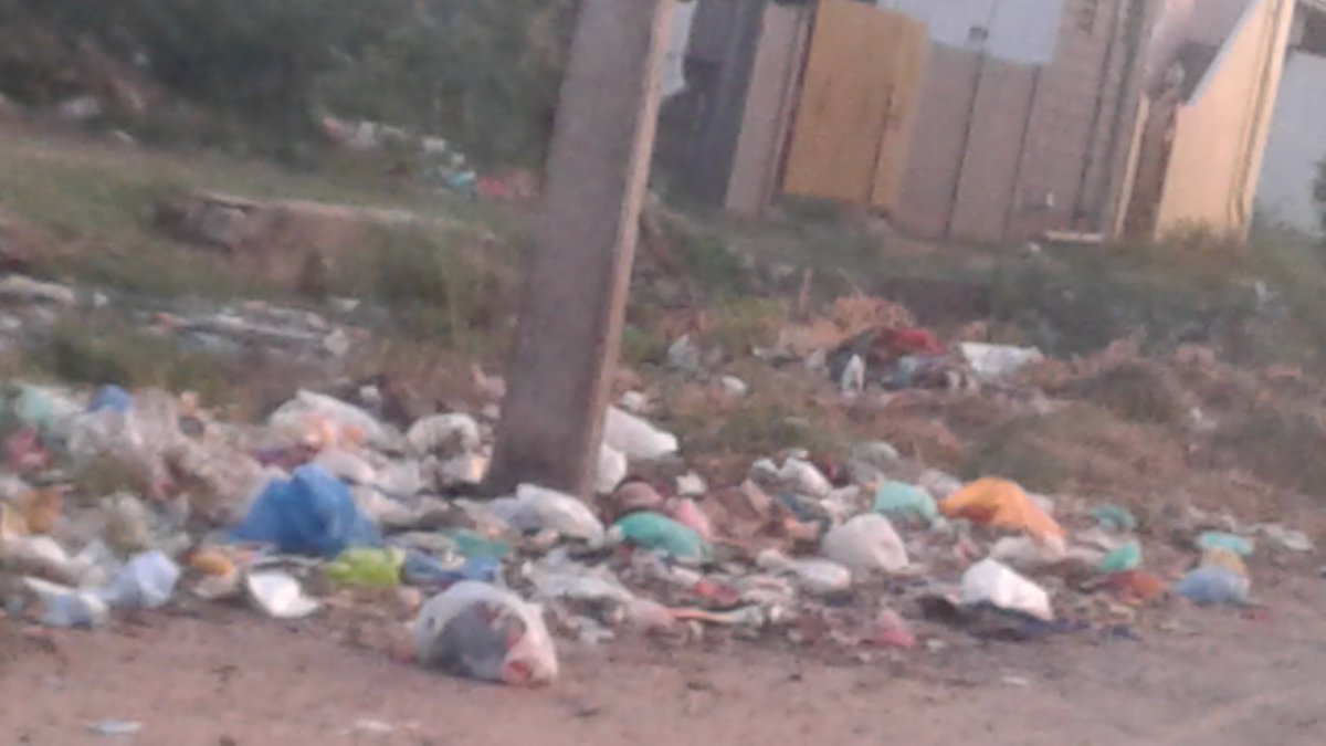 MugunthanR8's tweet photo. Please fix (Garbage) @ https://t.co/CiAftTfMAZ @PMOIndia @swachhbharat @swachhbharatGov @narendramodi @MoHUA_India (via @swachhbharatapp) https://t.co/49iTlLuPvj