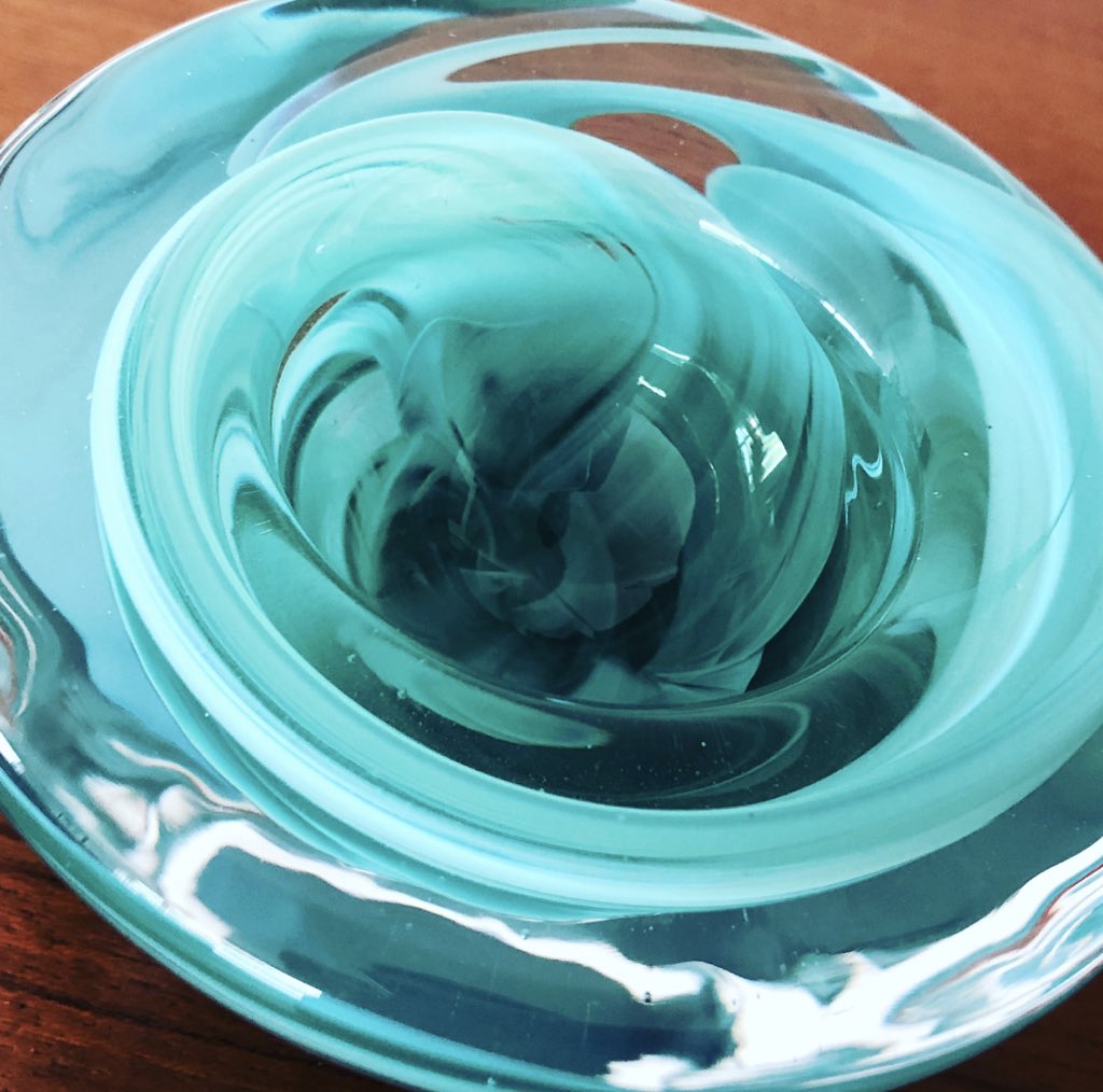 Atoll bowl designed by Anna Ehrner for Kosta Boda. 3x4.5 inches, in pretty shade of Jade. £18 plus P&P #kostaboda #scandinavianglass #swedishglass #reigate #redhill #surrey