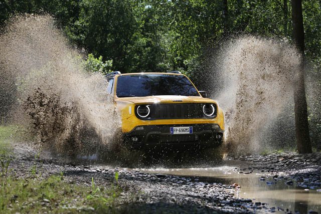 AutoScout24_España (@autoscout24es) on Twitter photo Hemos probado en #Balocco la nueva generación del #JeepRenegade, con un diseño mucho más maduro, nuevos motores de gasolina y más equipamientos de seguridad. Aún no sabemos precios, pero ya hemos podido probarlo...
👉 bit.ly/2JLrLwa Hemos probado en #Balocco la nueva generación del #JeepRenegade, con un diseño mucho más maduro, nuevos motores de gasolina y más equipamientos de seguridad. Aún no sabemos precios, pero ya hemos podido probarlo...
👉 bit.ly/2JLrLwa