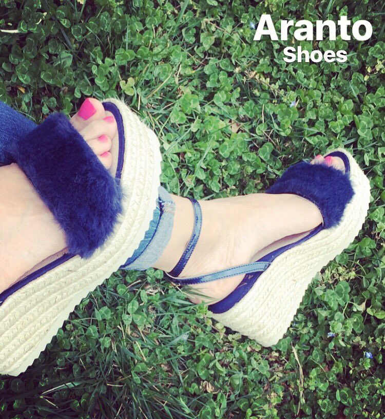 ArantoShoes's tweet photo. Great comfort, great Style.
#arantoshoes #ss18.
#moda #instamoda #fashion #fashionshoes #tendencias2018 #summer #exclusive #modelosunicos #trend #cuñas #yute #espadrilles #lovershoes #style #streetstyle #instacool #instalikes #madeinspain #estilo #shoestyle #comfort #handmade https://t.co/5XrkvV9I6t