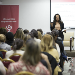 Programa “Emprendemos Juntas” capacitará a 500 mujeres en su segunda edición revistauy.wordpress.com/2018/06/13/pro…