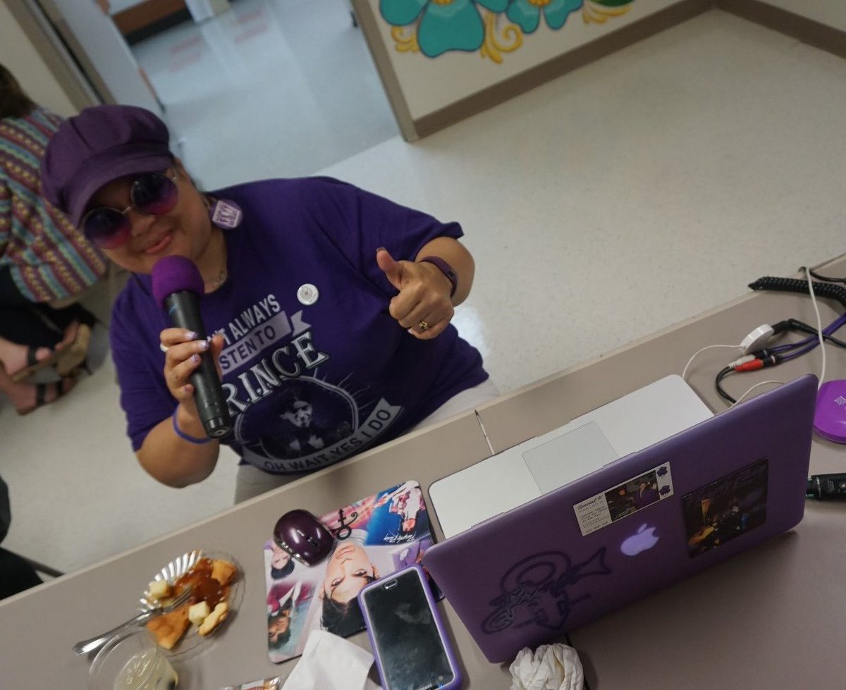 DMC_SinaiGrace's tweet photo. Great art, food, and people were at the Sinai-Grace Infusion Center's grand opening this past Thursday. All in attendance had the chance to see the beautiful murals created by Michigan-based artists. Many thanks to all the artists and guests who made the evening special! https://t.co/8MiSP58e1E