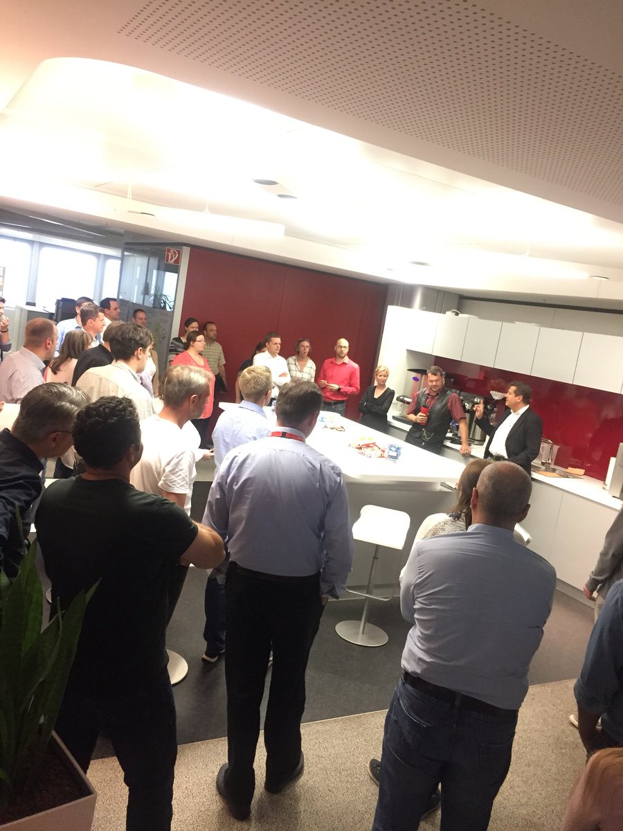 ozkdd's tweet photo. Der Umzug ist vollbracht. Vielen Dank an ALLE die das möglich gemacht haben. Unser Train ist fast komplett. #cio #umzug #bspp #aaa #bob #transict #itsm #spiriosity #spo #pmtool #finance #siam @DB_Skydeck @dbsystel @stuetzel23 @MarioRei4 https://t.co/emvRC1OACS