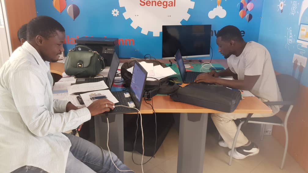 orangestartupst's tweet photo. Installation des start-up de la saison 3 de @OrangefabS dans les locaux du @GroupeSonatel ce lundi 18 Juin 2018. 
#Orangefabs #kebetu #sonatel https://t.co/twa1ja9A5g