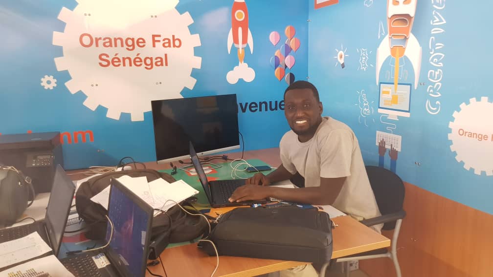 orangestartupst's tweet photo. Installation des start-up de la saison 3 de @OrangefabS dans les locaux du @GroupeSonatel ce lundi 18 Juin 2018. 
#Orangefabs #kebetu #sonatel https://t.co/twa1ja9A5g