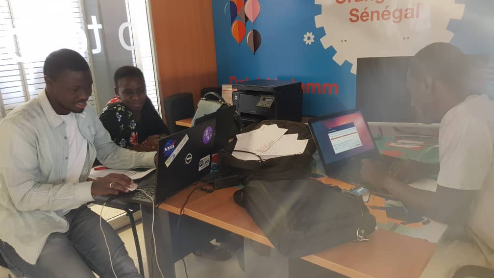 orangestartupst's tweet photo. Installation des start-up de la saison 3 de @OrangefabS dans les locaux du @GroupeSonatel ce lundi 18 Juin 2018. 
#Orangefabs #kebetu #sonatel https://t.co/twa1ja9A5g