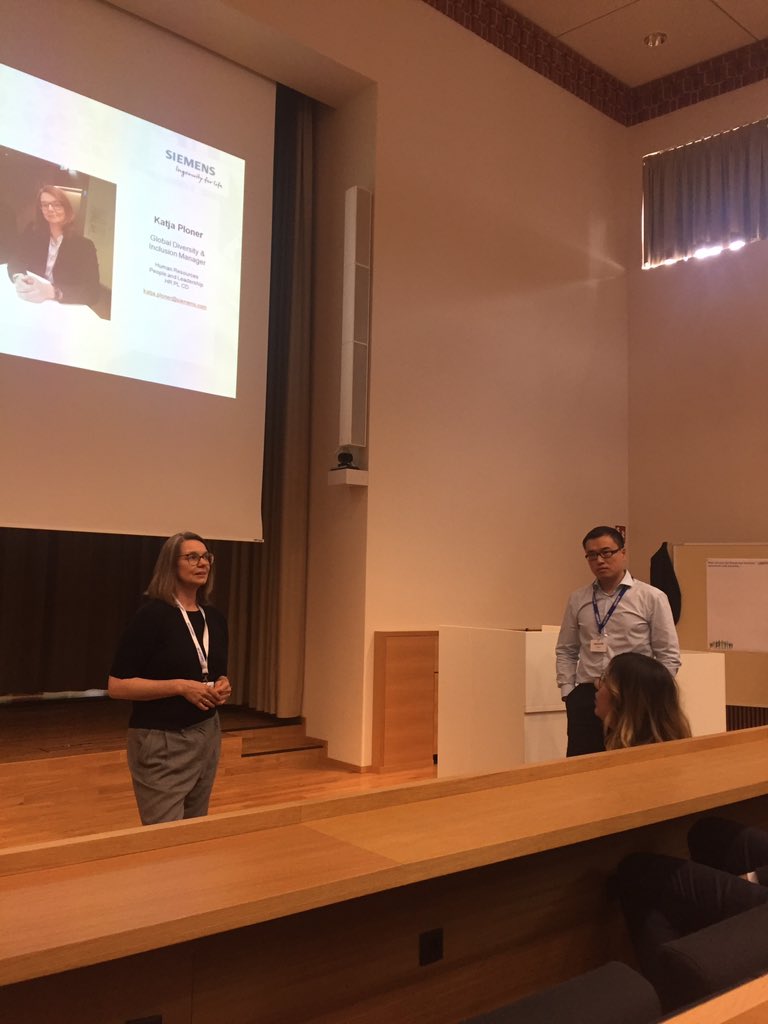 Tandemploy's tweet photo. Ziel von @KatjaPloner, Global Diversity &amp; Inclusion Manager @Siemens: Diversity Management und ihre Position in 10 Jahren abgeschafft zu haben. Chapeau! 👌 #chefkon18 https://t.co/nLhL7qaG4i