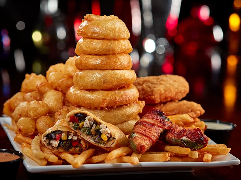 lovetoeatalways's tweet photo. Combo platter with onion rings and cheese curds to come trough the week 😂👍😋
#foodlover
#foodporn
#foodforeverybody
#eat
#dinner
#lunch https://t.co/QwioEbxjnp