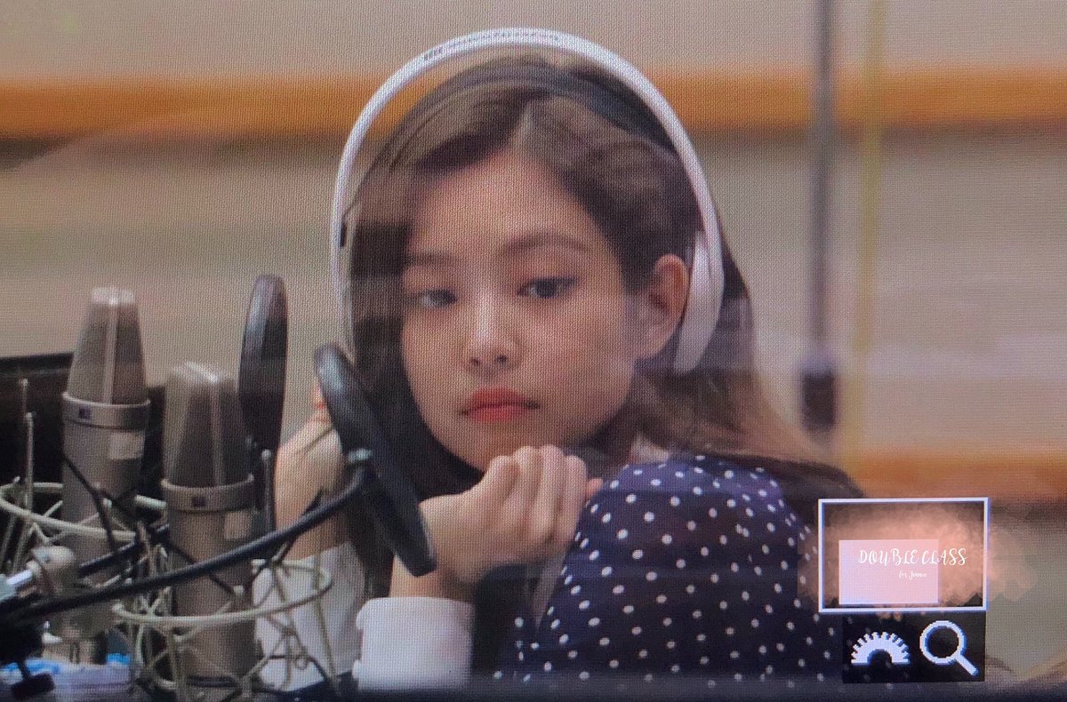 doubleclassjen's tweet photo. 180618 볼륨을 높여요
#블랙핑크 #제니 #김제니 #BLACKPINK #JENNIE #KIMJENNIE https://t.co/9UjuiodRlu