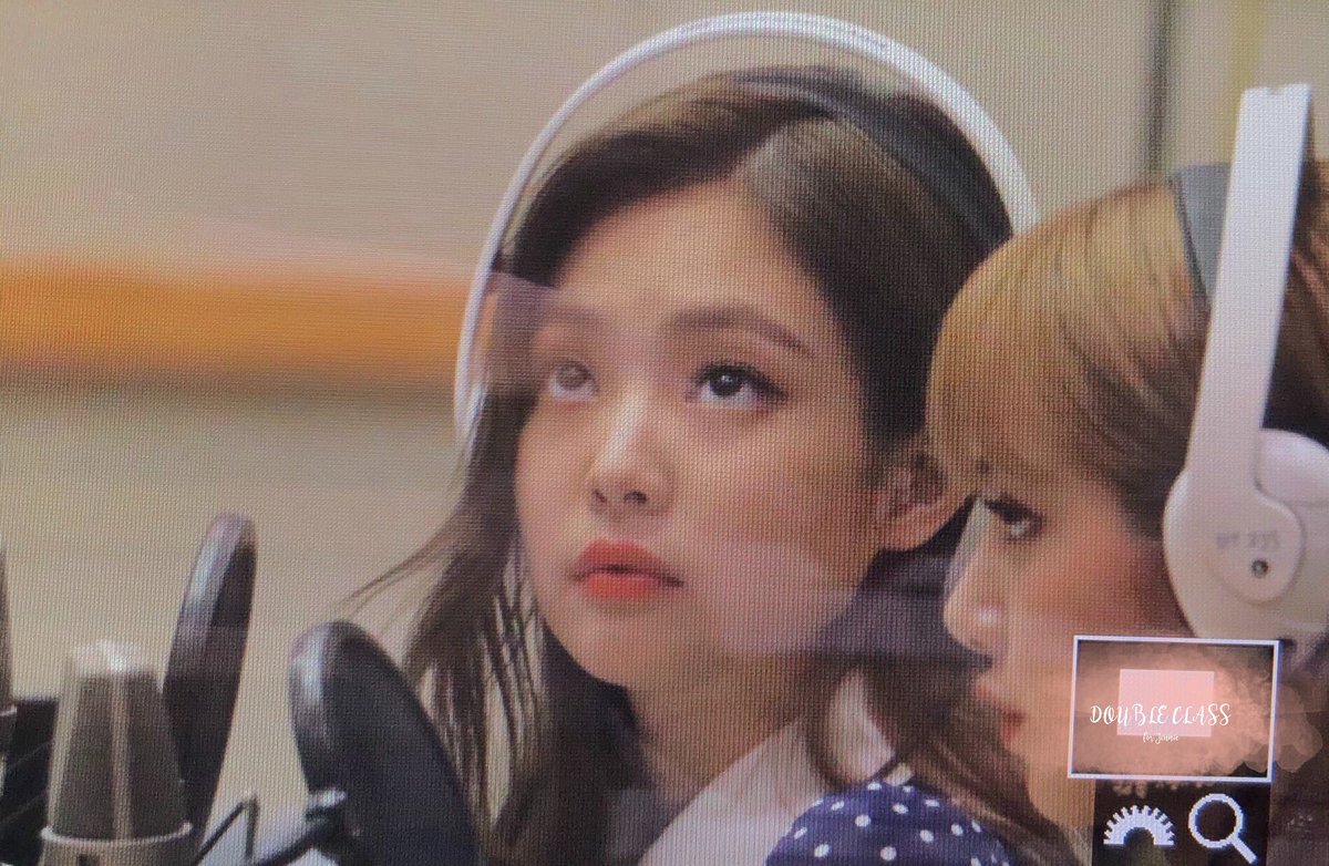 doubleclassjen's tweet photo. 180618 볼륨을 높여요
#블랙핑크 #제니 #김제니 #BLACKPINK #JENNIE #KIMJENNIE https://t.co/Ux5ZcGpMtn