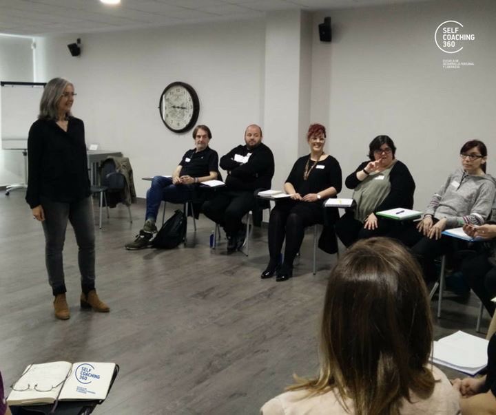 selfcoaching360's tweet photo. ¿Cuál es tu PROPÓSITO de vida?
Es lo  que  amas,  lo  que  se  te  da  bien  y  es  lo  que  puedes  ofrecer  al  mundo  como  ser  único.
Ejercicio de #MariaIturriaga en el #master
¿Quieres saber más? 
Apúntate ➙ https://t.co/4LGKlfVd8m https://t.co/Y6mbSoFb29