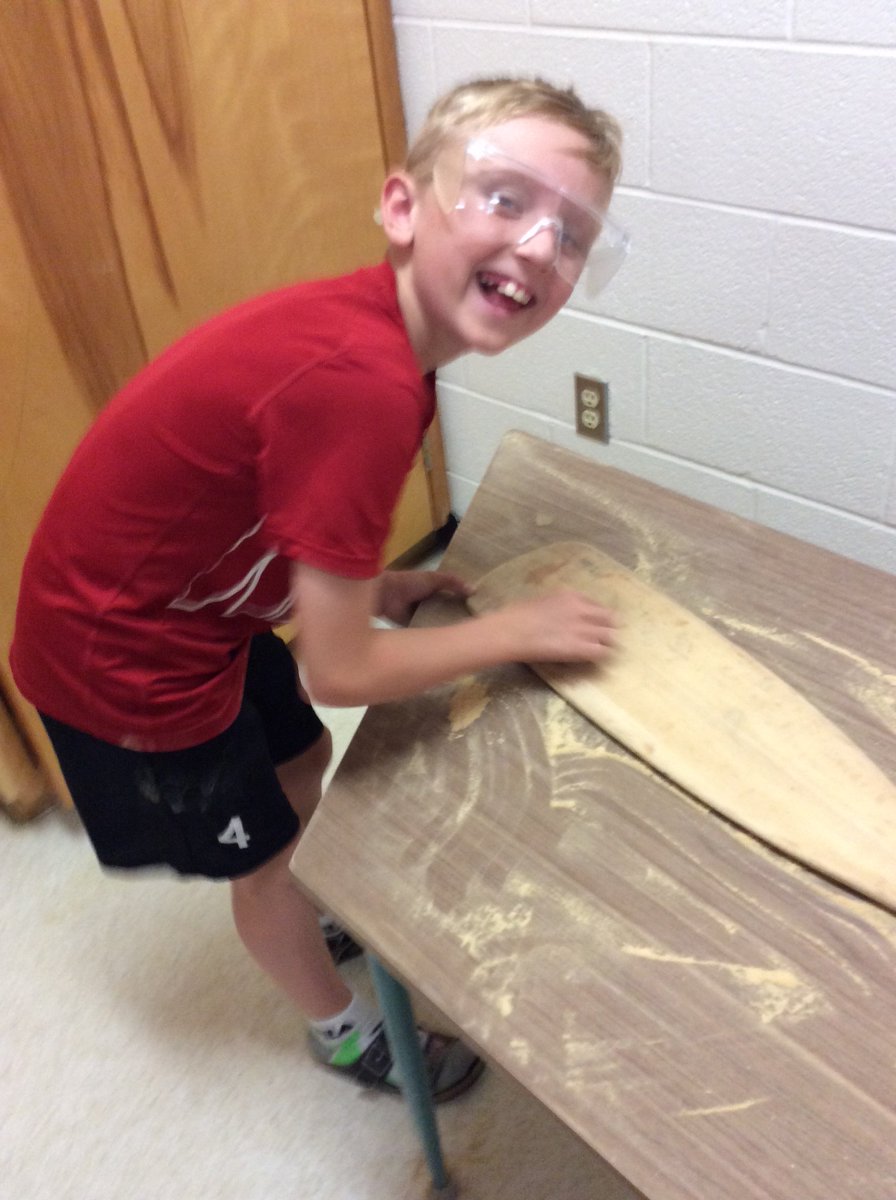 Baltimore_PS's tweet image. Nous poncons avec du paiper de verse grain 150
# kprconnects @ kprschools #kprrocks