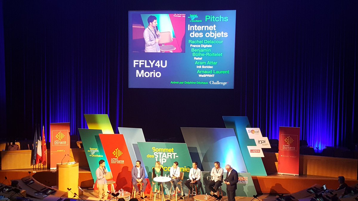 #SommetStartUp : la battle de pitch entre @Morio et <a href="/fly4u/">fly4u</a> est finie et c'est le modèle scalable de @Morio qui a remporté . Bravo à toute l'équipe de la solution de sécurisation de flotte de vélos! Made in IoTValley.