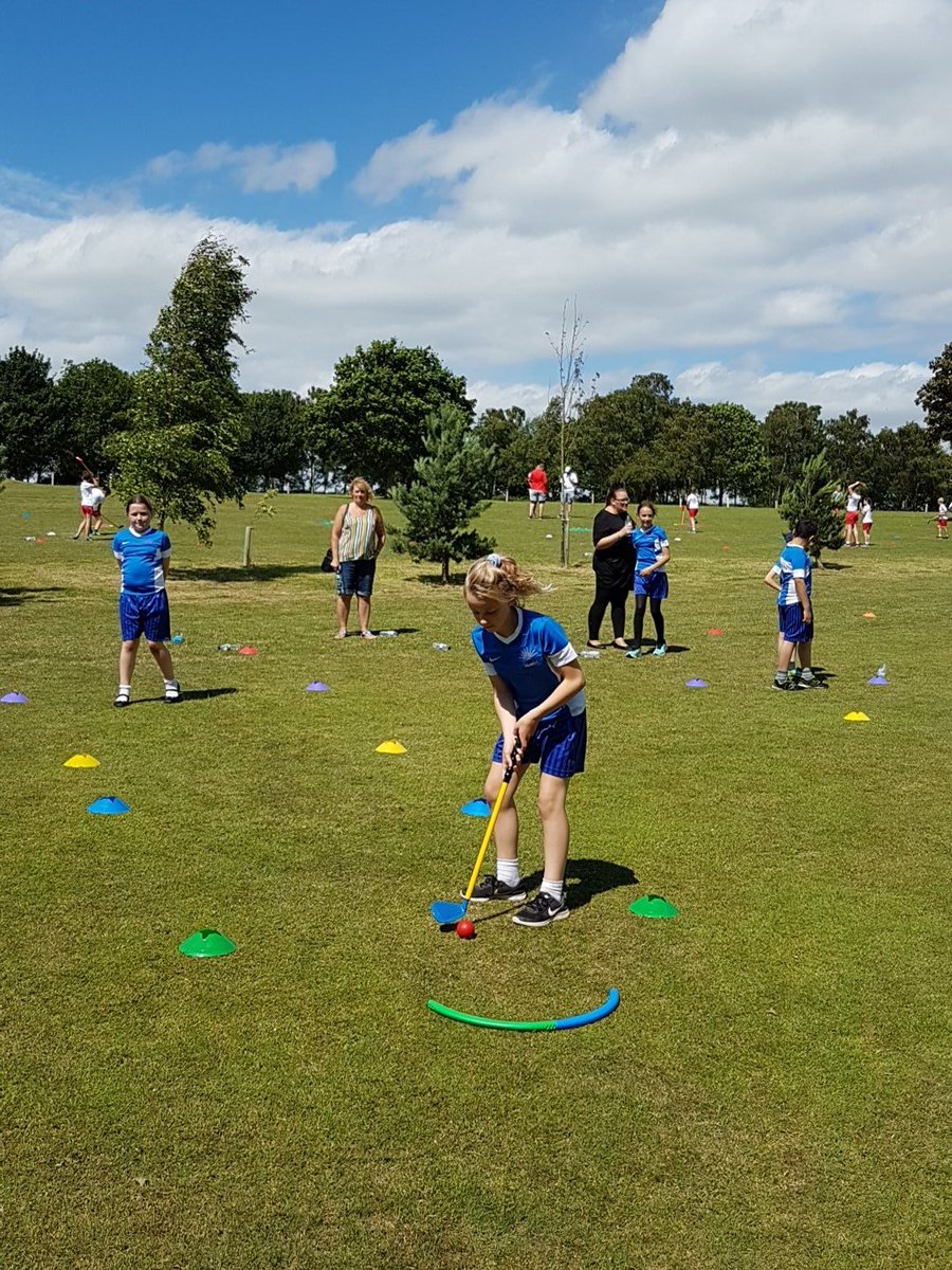 HSharp68's tweet photo. We are having a great afternoon learning the skills behind golf 🙂⛳ @KiltonGolf #Golf #newskills #fun @Norbridgeschool https://t.co/prJYDVKC1e
