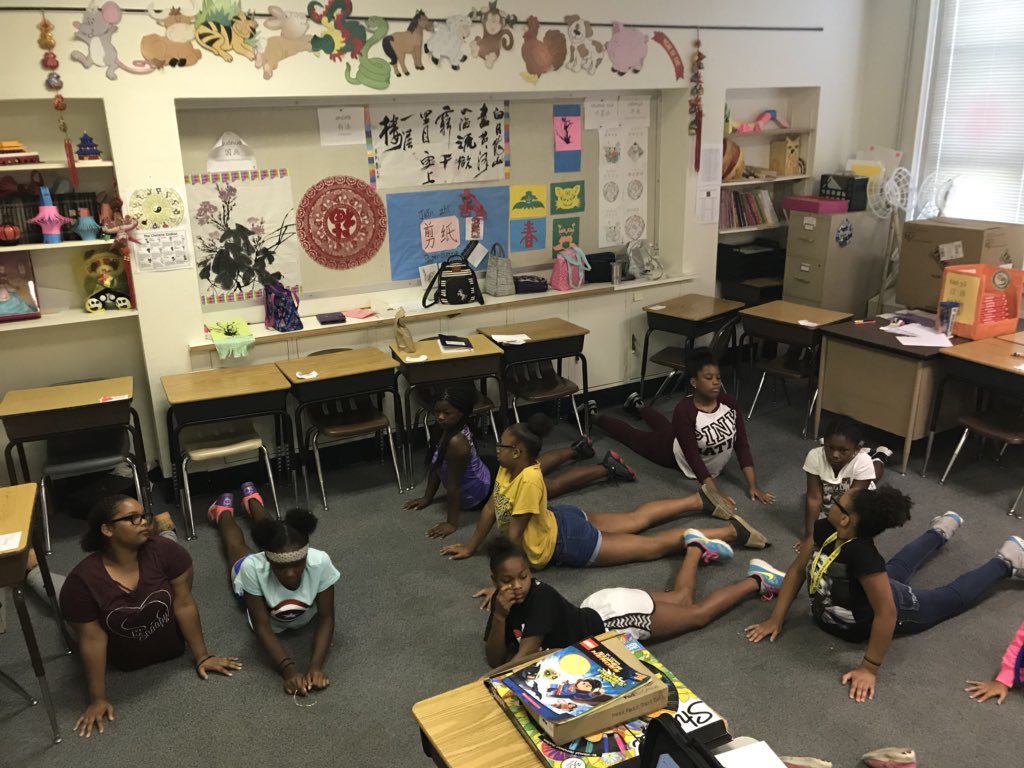 fcfstronglex's tweet photo. Early morning yoga to get us awake and moving !! 🙇🏽‍♀️🙇🏽‍♂️🧘🏽‍♀️🧘🏽‍♂️ #summer #summercamp #summerfun #kids #youth #stronglex #sharethelex https://t.co/XlA6lFLfyH