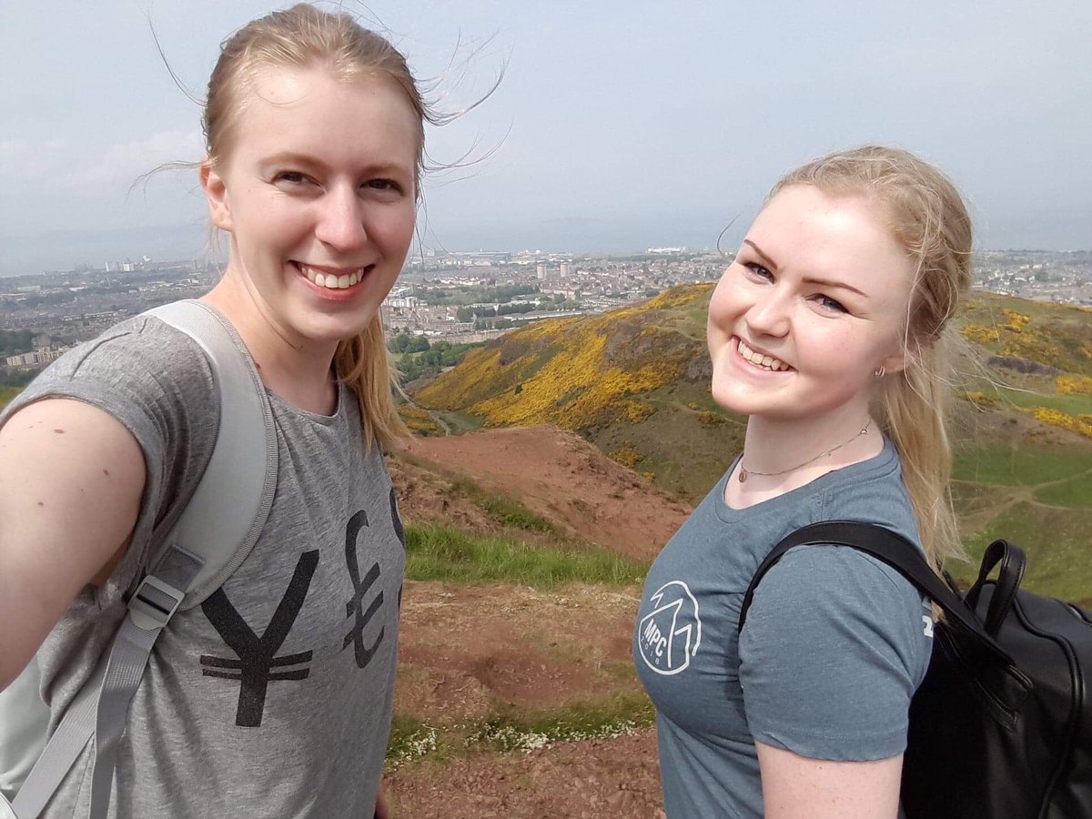 First time in Scotland last week and loved it! 🏴󠁧󠁢󠁳󠁣󠁴󠁿 Although i enjoy big cities, my heart longs for the mountains.. so we decided to climb Arthur’s Seat at first opportunity! A wee, sweaty but wonderful hike ⛰☀️ @MyPeakChallenge @SamHeughan #mpc2018 #peakersnorway