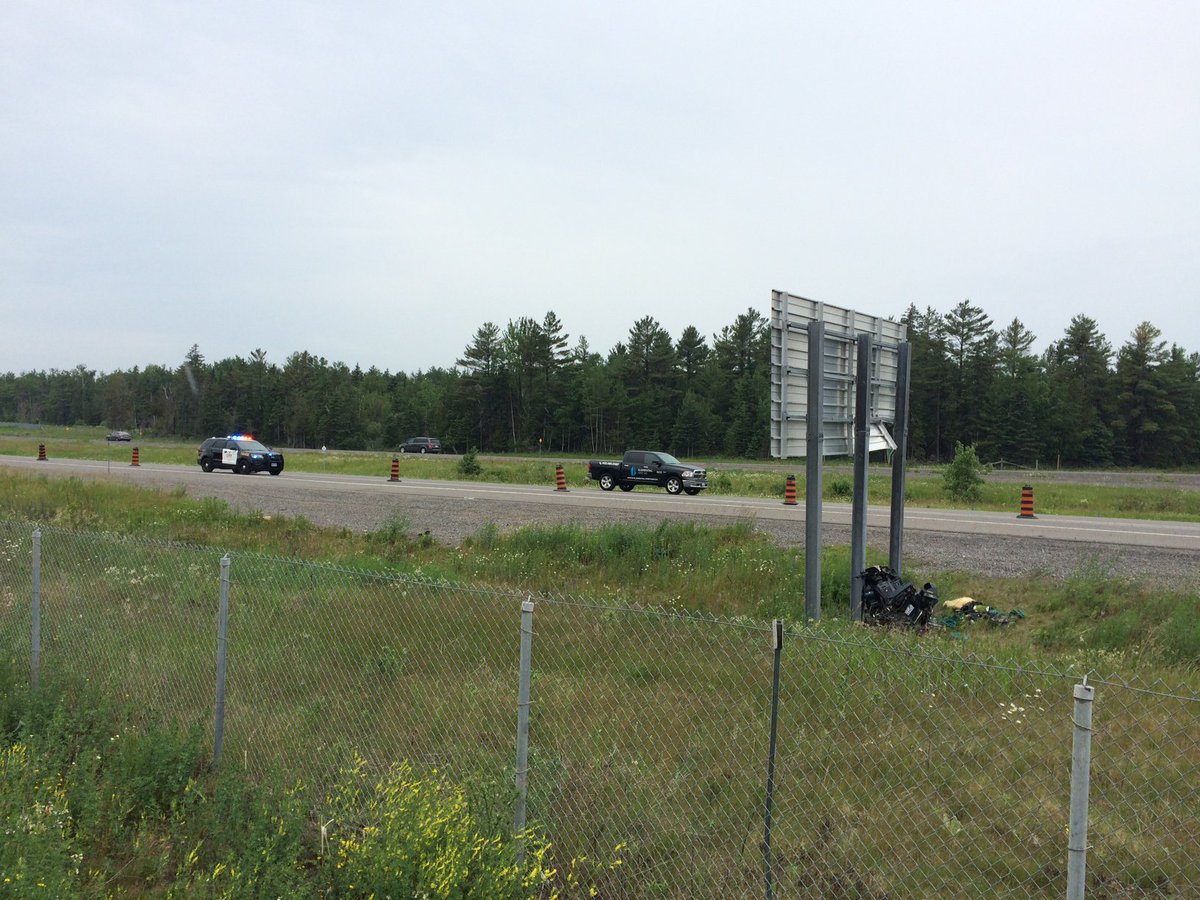 cwadsworthtv's tweet image. A motorcyclist is in critical condition after hitting this post on Hwy 7 near Hazeldean Rd early Monday morning around 5:45 am. #ottnews