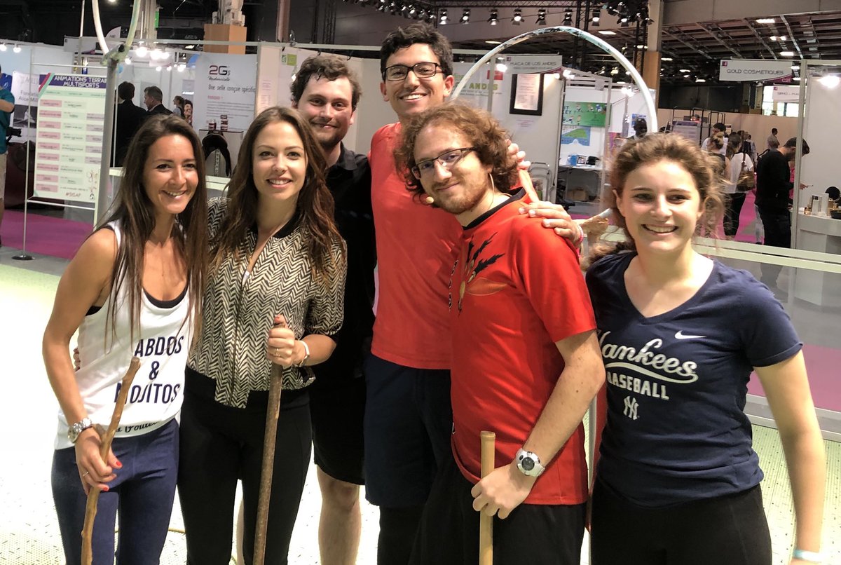 ParisPhenix's tweet photo. Nous avons passé un superbe weekend au @SISAF2018 où nous avons eu l’occasion de pouvoir faire découvrir le #quidditch 
au plus grand nombre, y compris @douniacoesens et @BoidronEmma 😄

Encore un grand merci au #SISAF pour l’excellent accueil qu’ils nous ont offert 👌 https://t.co/yGx4rLIz8Q