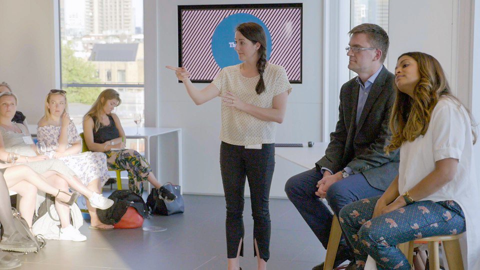 JournalistaLtd's tweet image. #complexmadeclear on #behaviouralscience at  @PRCA_UK event, with guest speakers @DesireeJLopez @HKStrategies @NHSEngland  #healthcomms #pr ow.ly/SAga30kvGP6